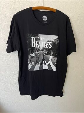 The Beatles Black & White Abbey Road Band Tee Large men or  women